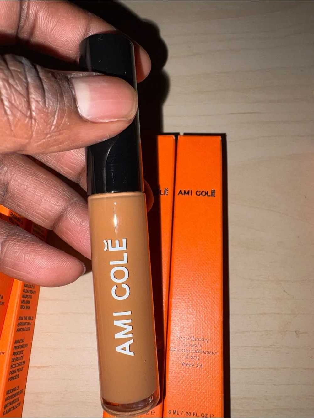AMI COLÉ Rich 2 Warm Brown Skin-Enhancing Concealer